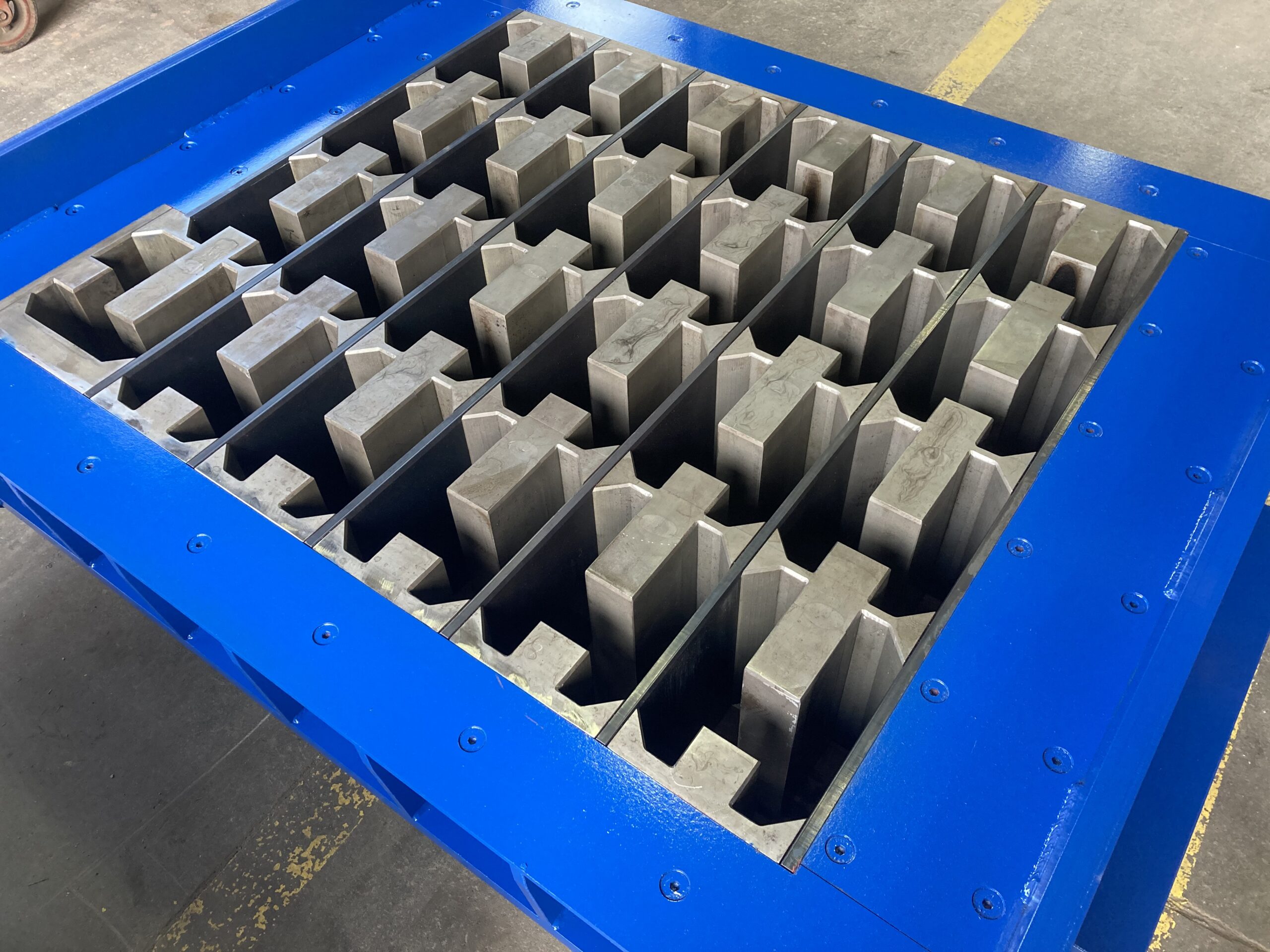 custom-steel-molds-for-block-making-machines