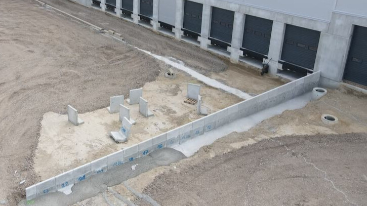 oporny-mur-z-betonovych-elk-jona